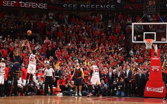 随即由肋部 随即由肋部